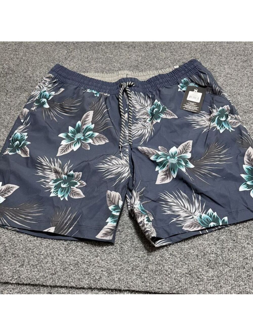 Hurley Men’s XL Hibiscus Volley Swim Shorts 7.5” Monsoon Floral NWT